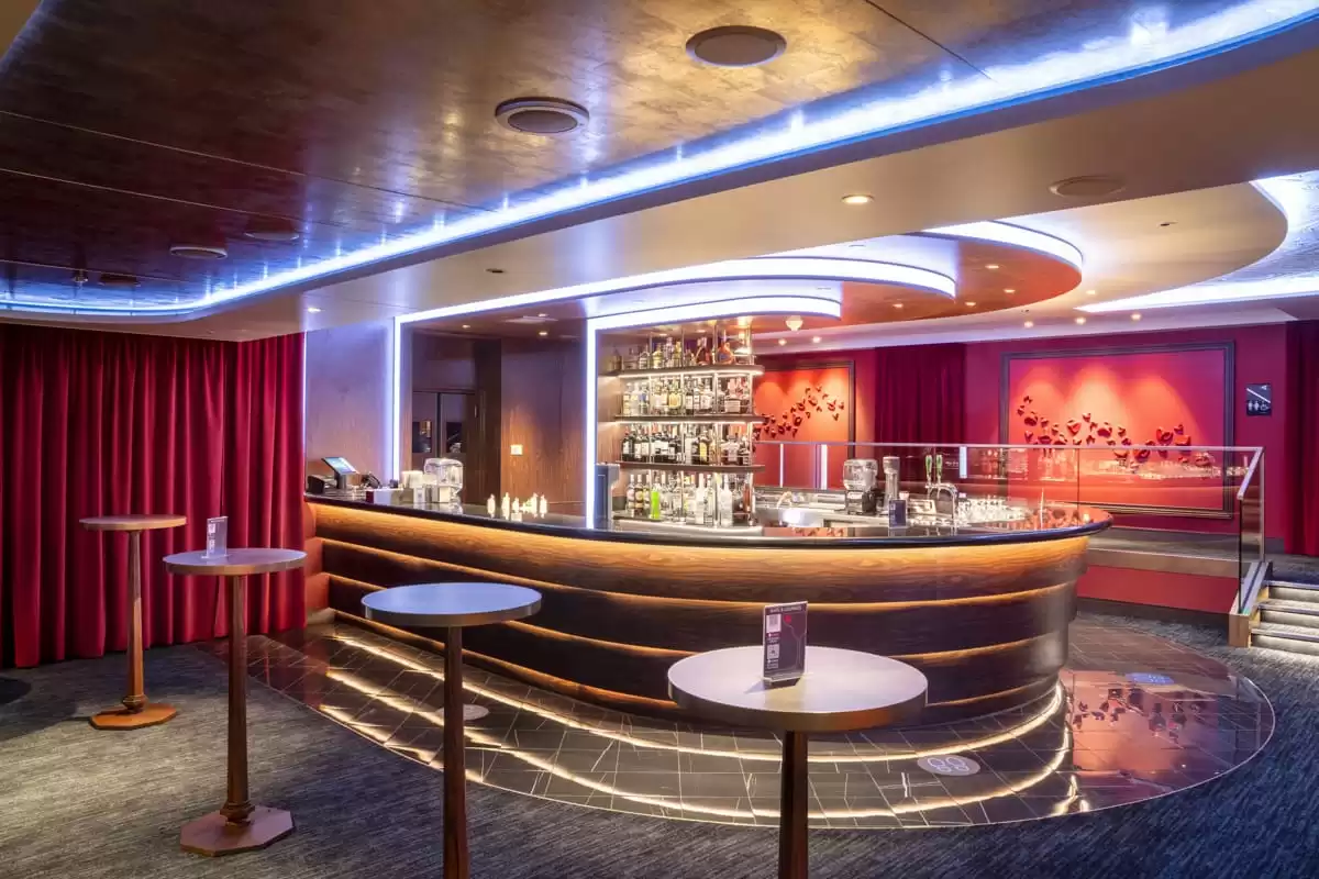 le  :  cabine 77