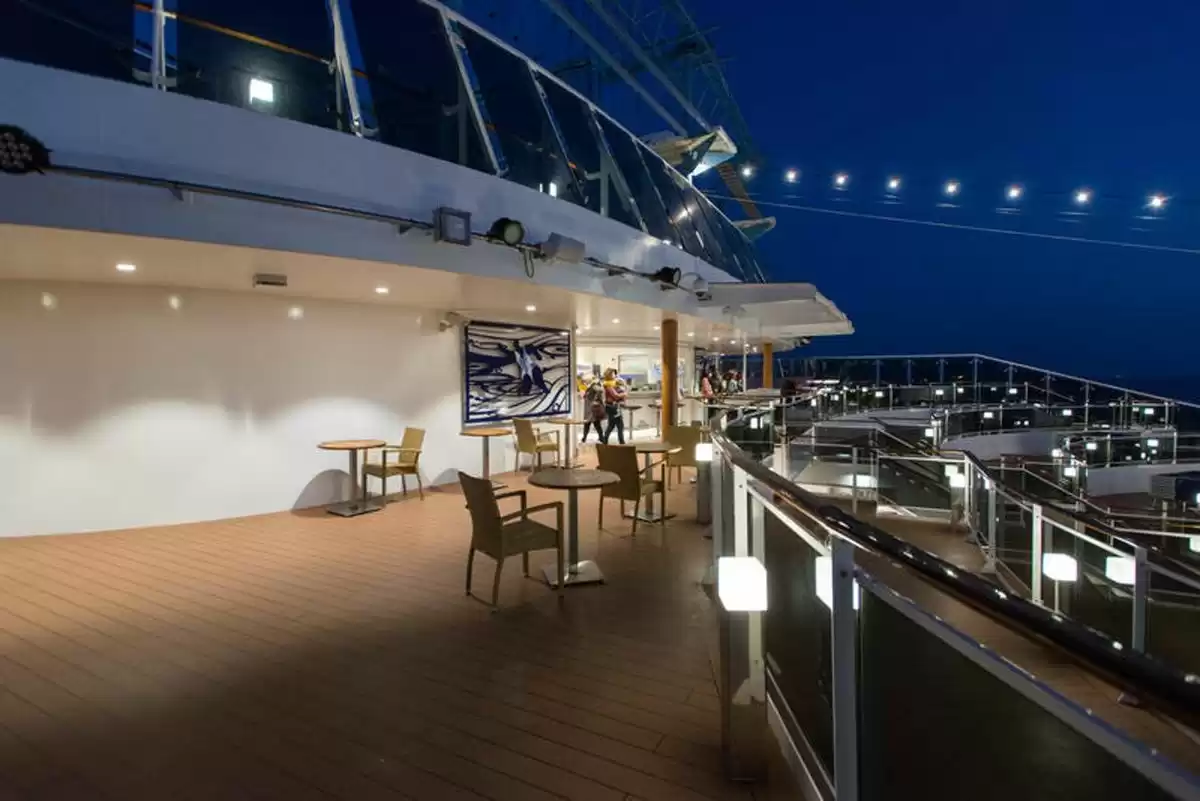 le  :  cabine 48