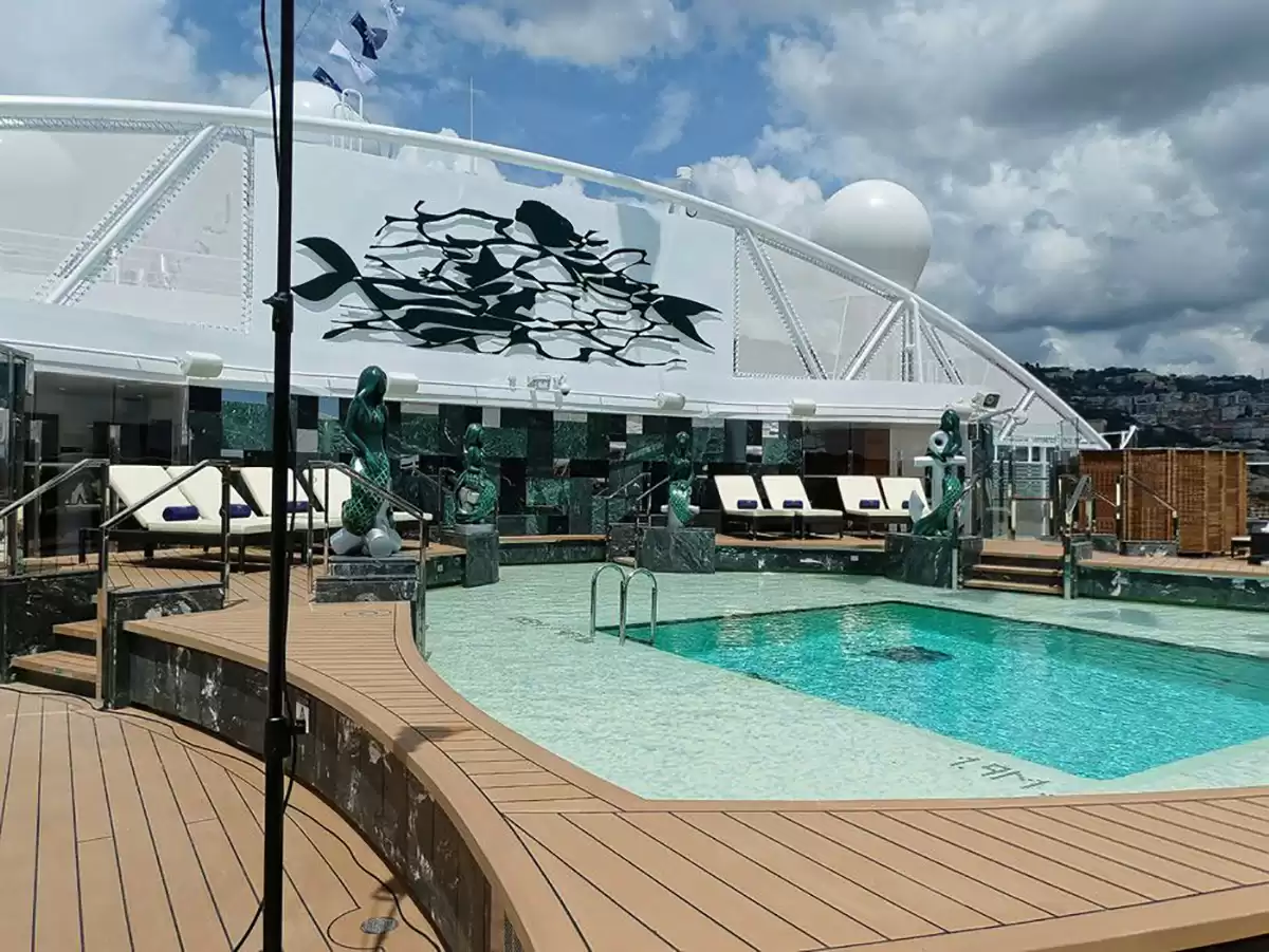 le  :  cabine 62
