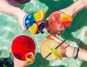 9 - Pool Bar