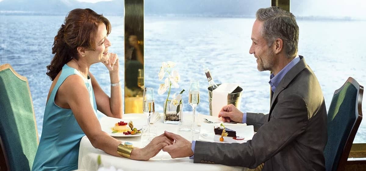 4- SURF & TURF RESTAURANT <br> THE MEETING PLACE FOR EPICUREANS