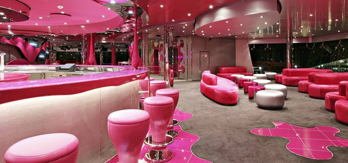 3- LIQUID DISCO <br> THE PANORAMIC CLUB ON THE UPPER DECK