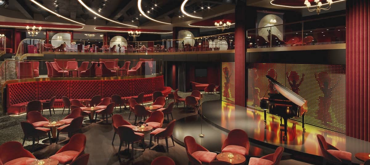 3- CABARET ROUGE <br> AN INTIMATE ATMOSPHERE WITH SEASIDE SHOWS