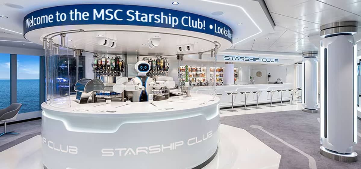 1- MSC STARSHIP CLUB <br> THE FIRST GALACTIC BAR AT SEA