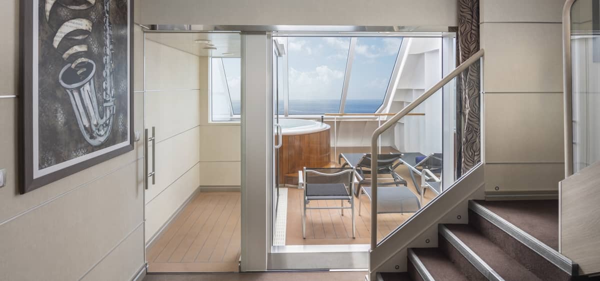 5- THE MSC YACHT CLUB <br> THE PRIVILEGED AREA OF MSC VIRTUOSA