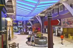 Boutiques sur les ponts 5, 6, 8 et 15