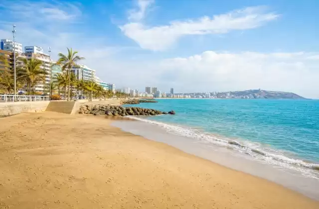 On Murciélago Beach
