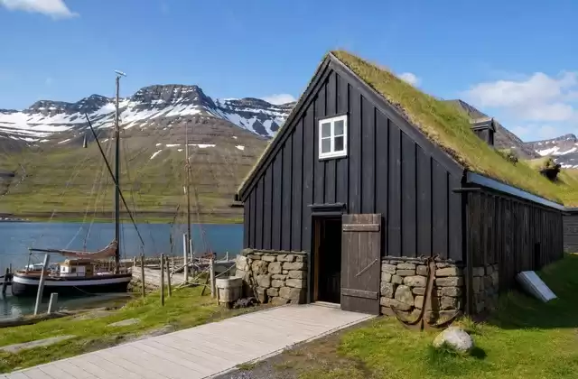 In Ísafjörður