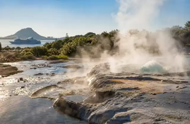 Tauranga and Rotorua