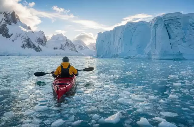 Kayaking through the silence of "bergy seltzer"