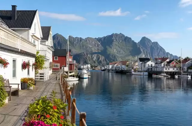 Henningsvær