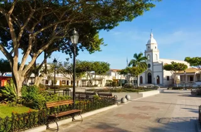 Montecristi's central square