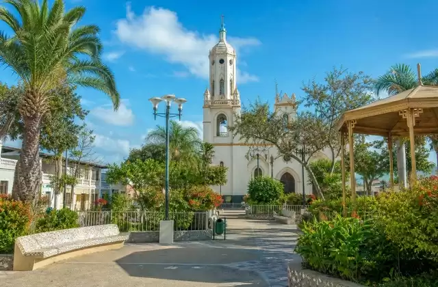 Montecristi's central square