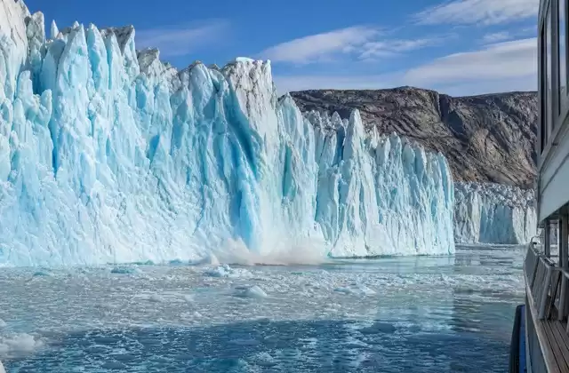 Approach Eqi Glacier