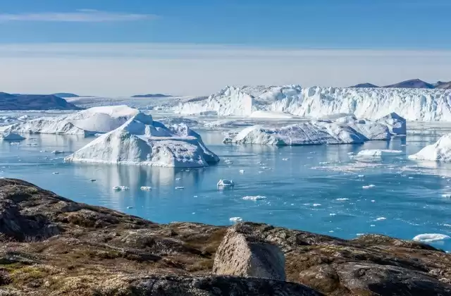 See the icebergs of Ilulissat Icefjord