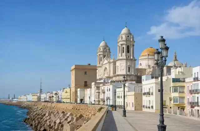Cádiz and its city walls