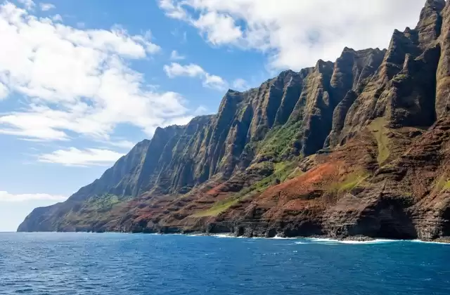 N&amacr; Pali Coast