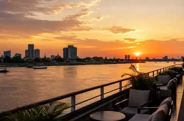 A sunset cruise in Phnom Penh