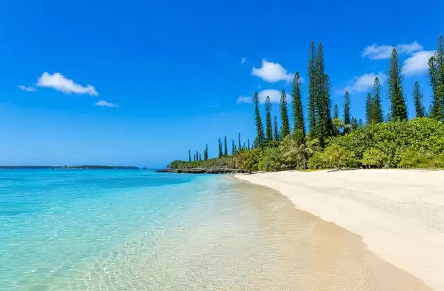 Luengoni Beach