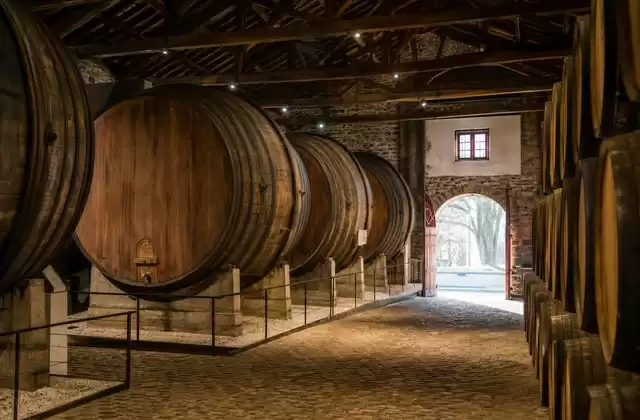 Vila Nova de Gaia port cellars