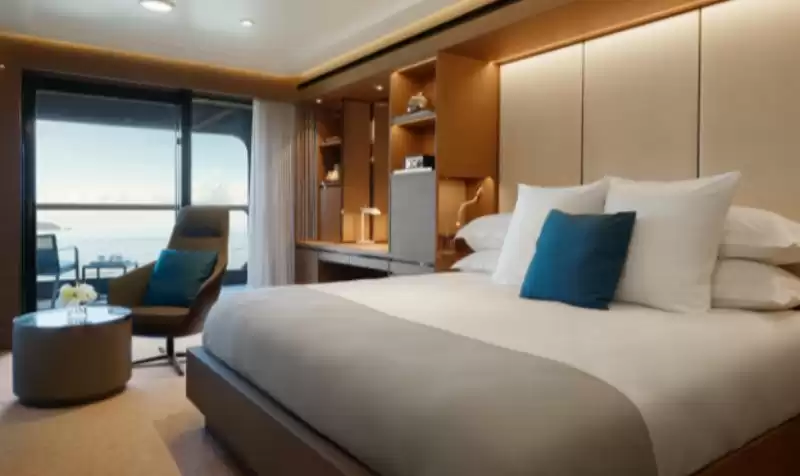 The Terrace Mid Suite