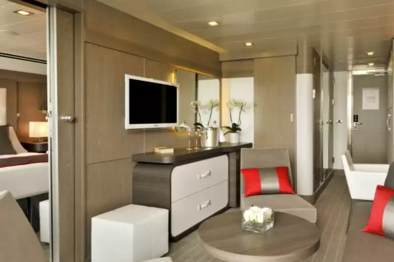Prestige Suite Deck 5