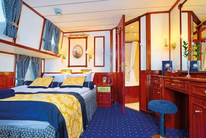 Deluxe Deck Cabin – Category 1