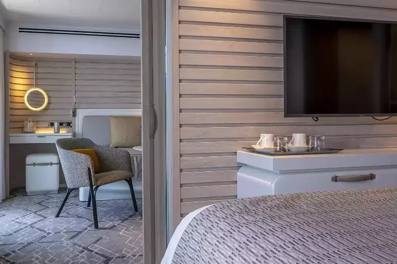 Prestige Suite Deck 5
