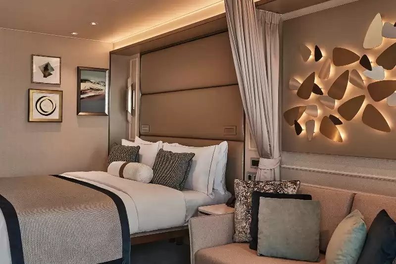 Deluxe Veranda Suite