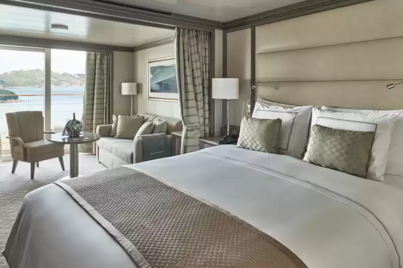 Deluxe Veranda Suite