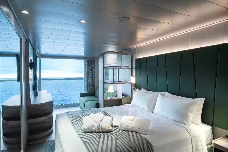 Infinite sea view cabin